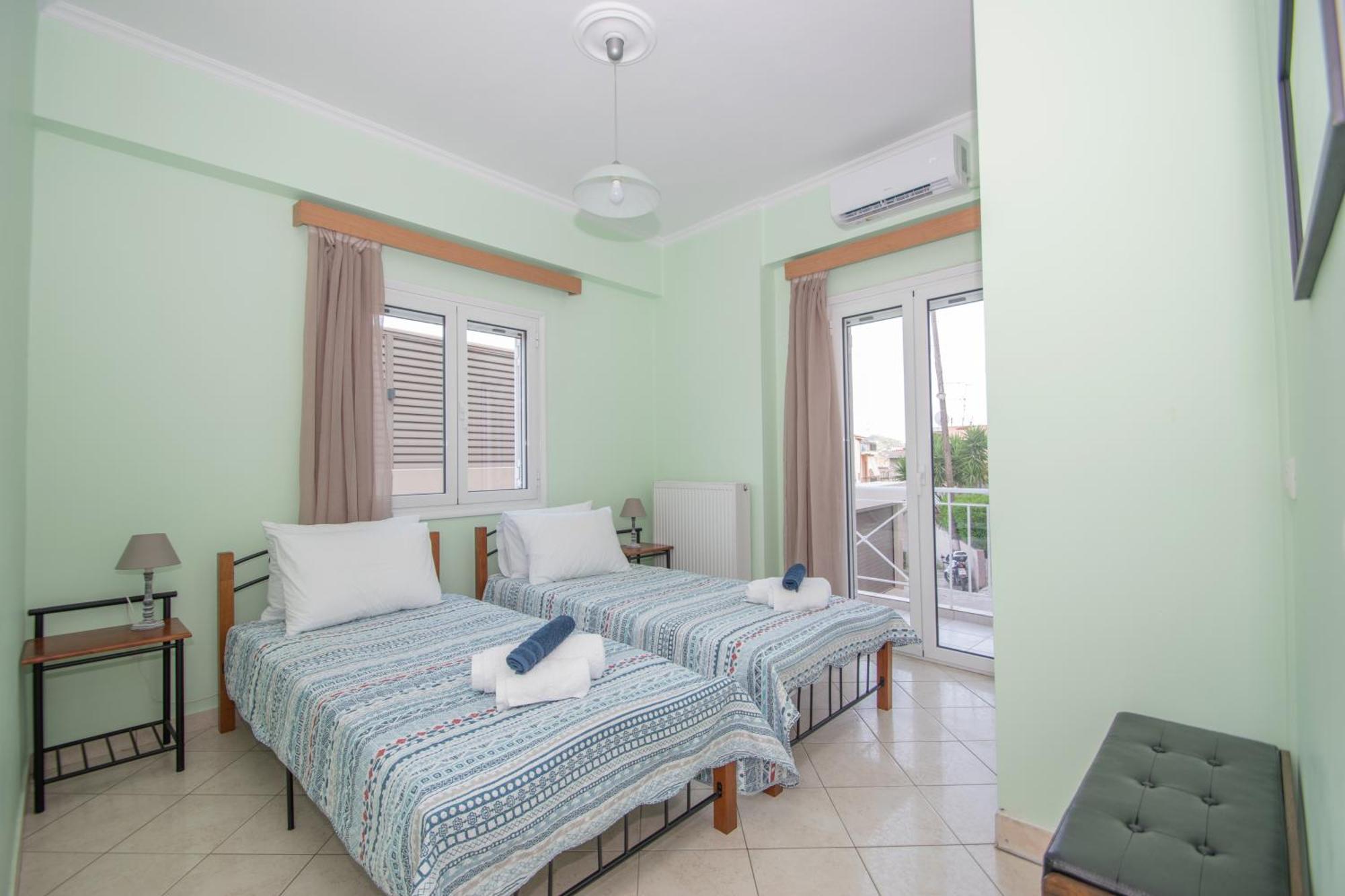 Апартаменты Coconut Tree House With Port View Закинтос Экстерьер фото